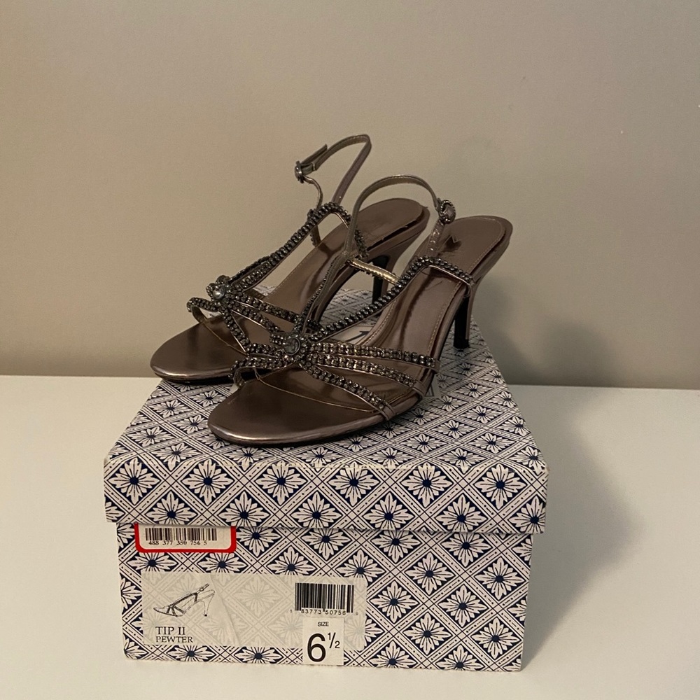 3” Gray Heels